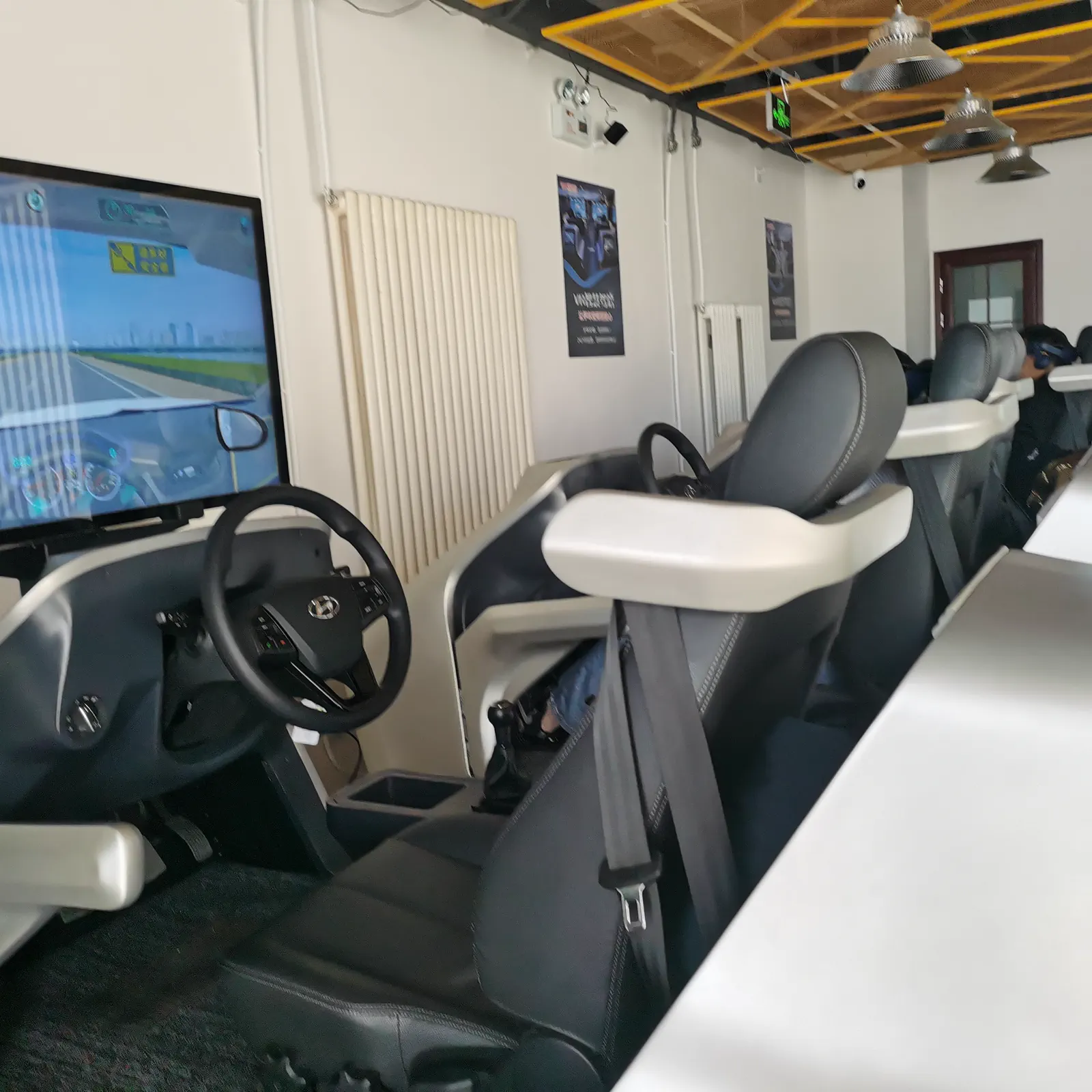 远大驾校VR模拟器训练实景
