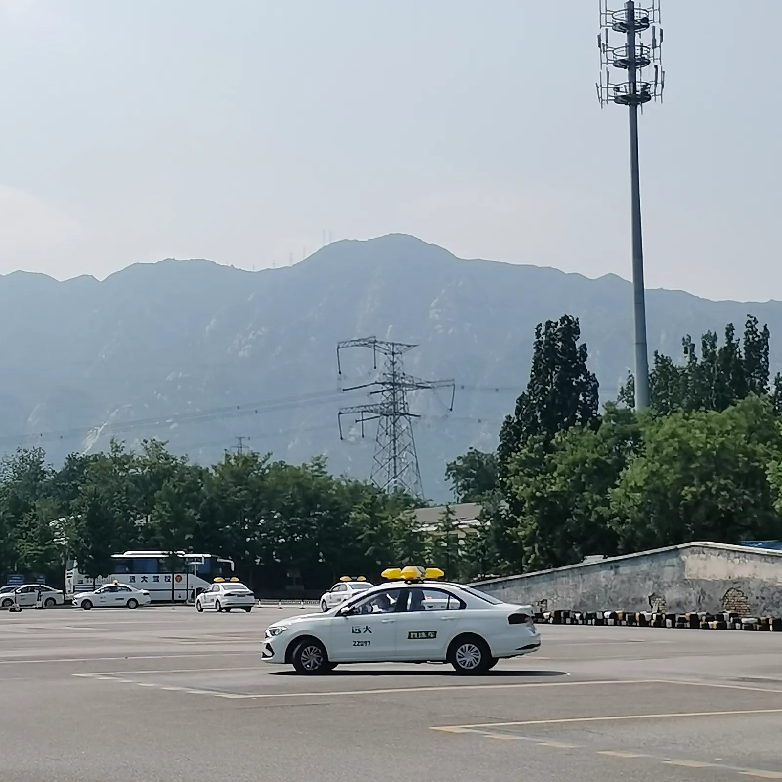 远大驾校C2自动挡学生团报班训练实景